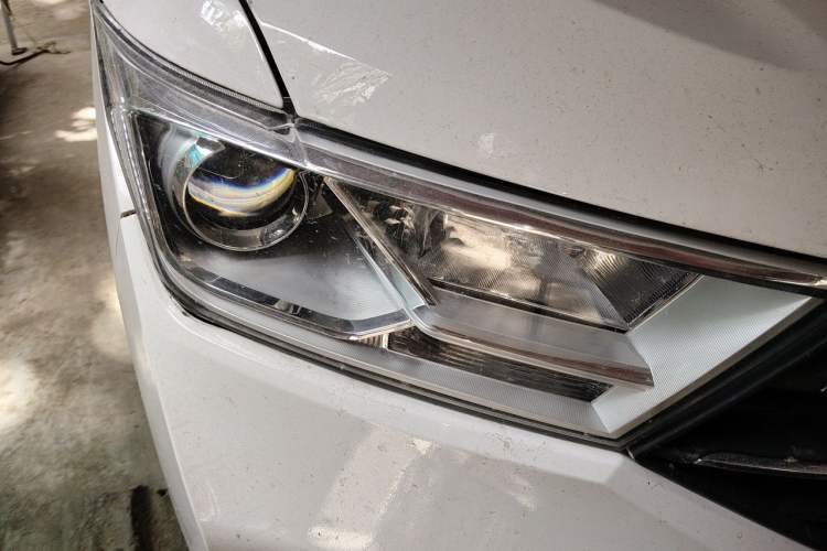 Used Wuling Hongguang 2021 1.5L Revised S Base Version with Electric Power Steering LAR Right Front Headlight