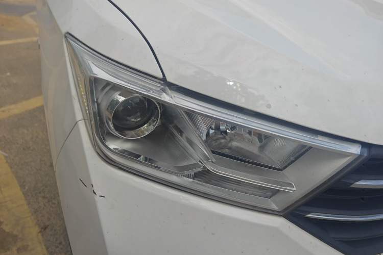 Used Wuling Hongguang 2021 1.5L S Comfort Edition LAR Right Front Headlight