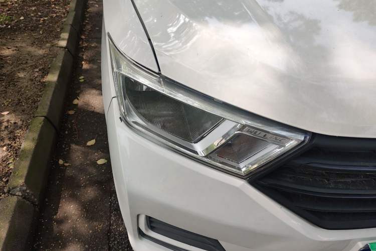 Used Wuling Hongguang 2021 1.5L S Base Version LAR Right Front Headlight