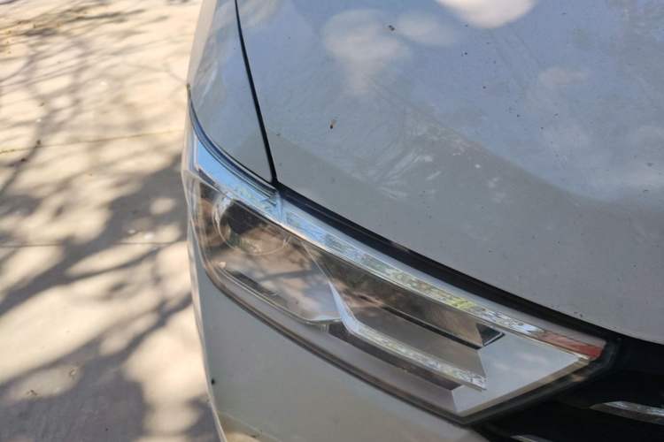 Used Wuling Hongguang 2021 1.5L S Standard Version LAR Right Front Headlight
