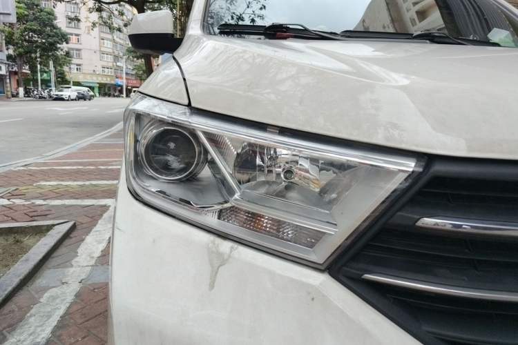 Used Wuling Hongguang 2021 1.5L S Comfort Edition LAR Right Front Headlight