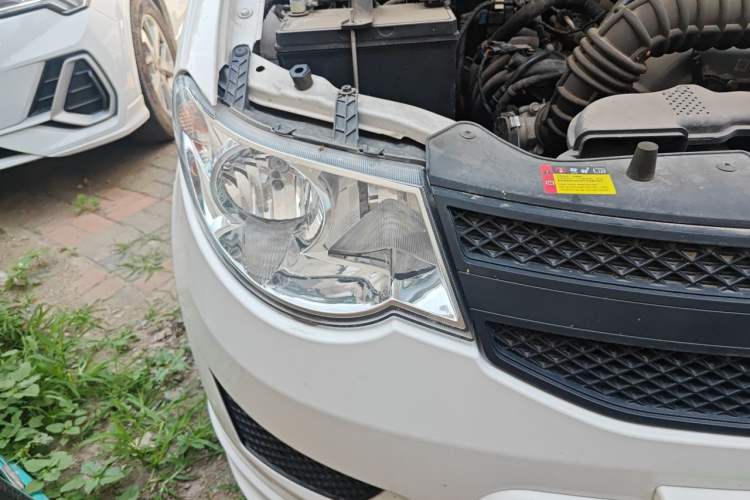 Used Wuling Hongguang 2021 1.5L S Base Version LAR Right Front Headlight