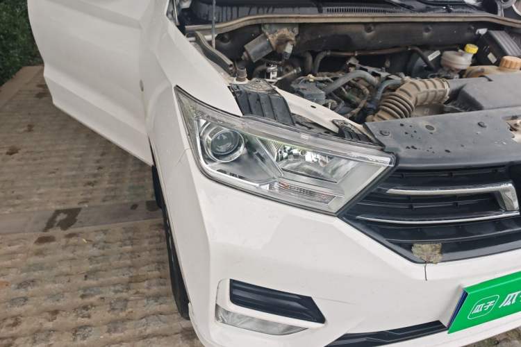 Used Wuling Hongguang 2021 1.5L S Comfort Edition LAR Right Front Headlight