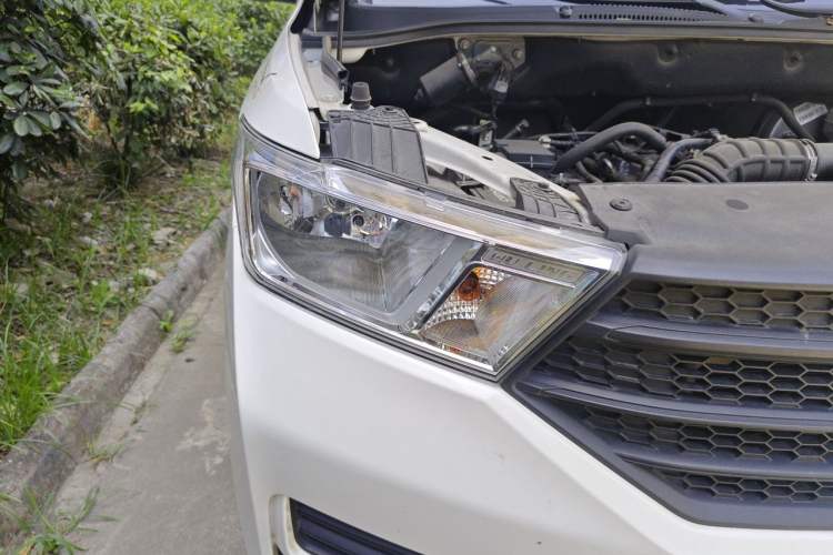 Used Wuling Hongguang 2021 1.5L Revised S Base Version Hydraulic Power Steering LAR Right Front Headlight