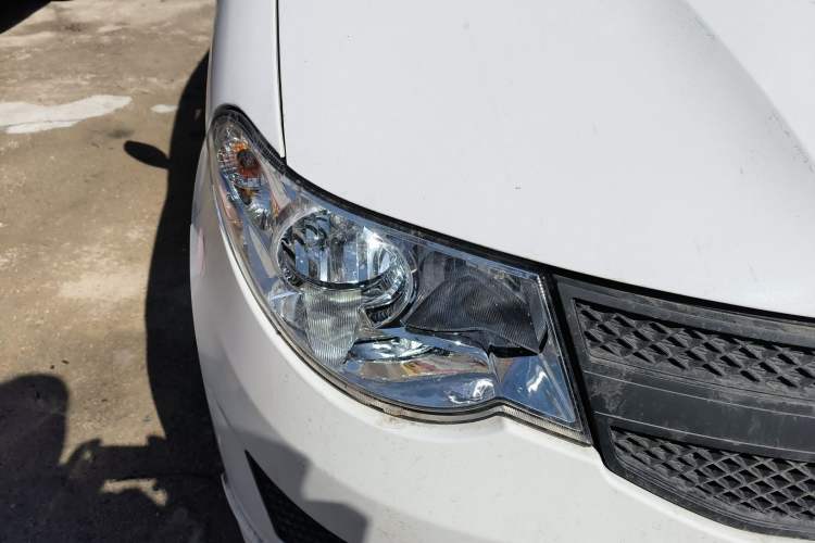 Used Wuling Hongguang 2021 1.5L Revised S Base Version Hydraulic Power Steering LAR Right Front Headlight