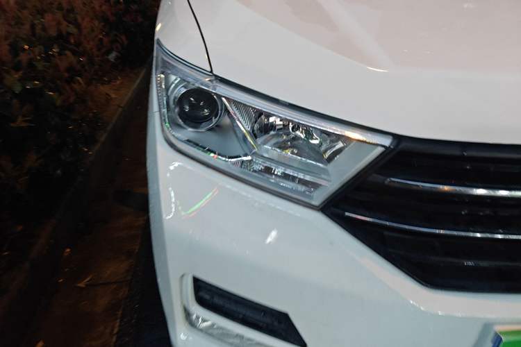Used Wuling Hongguang 2021 1.5L S Comfort Edition LAR Right Front Headlight