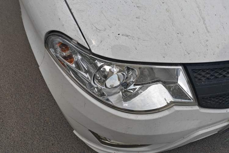 Used Wuling Hongguang 2021 1.5L Revised S Base Version Hydraulic Power Steering LAR Right Front Headlight