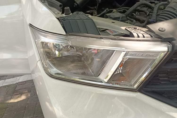 Used Wuling Hongguang 2021 1.5L S Base Version LAR Right Front Headlight