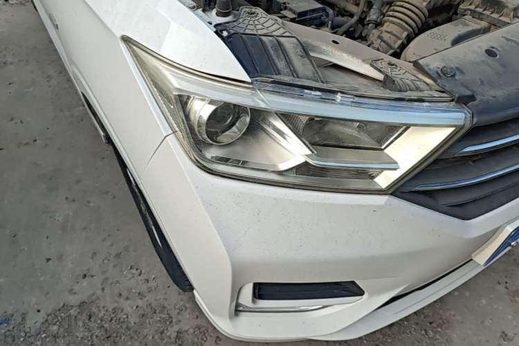Used Wuling Hongguang 2021 1.5L S Comfort Edition LAR Right Front Headlight