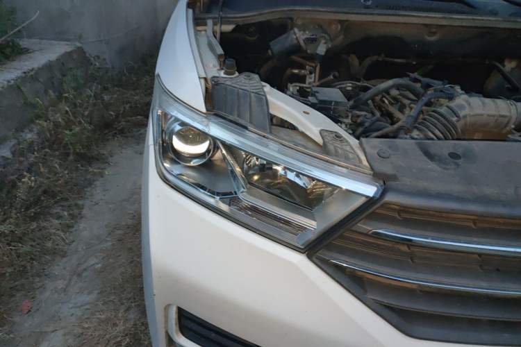 Used Wuling Hongguang 2021 1.5L S Standard Version LAR Right Front Headlight