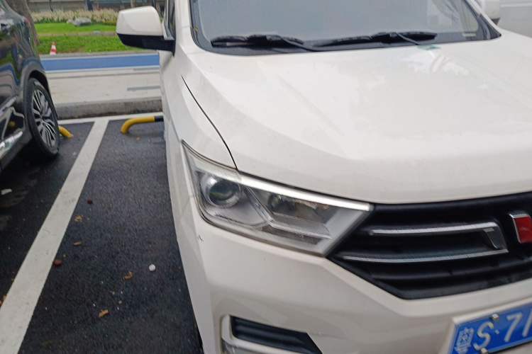 Used Wuling Hongguang 2021 1.5L Revised S Standard Version with Electric Power Steering LAR Right Front Headlight