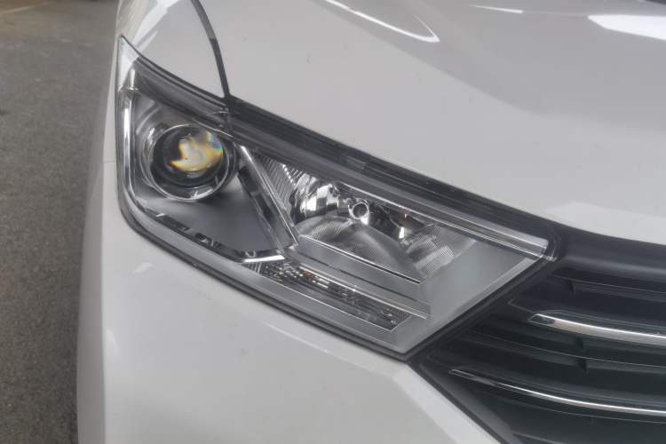 Used Wuling Hongguang 2021 1.5L Revised S Standard Version Hydraulic-Power-Assisted LAR Right Front Headlight