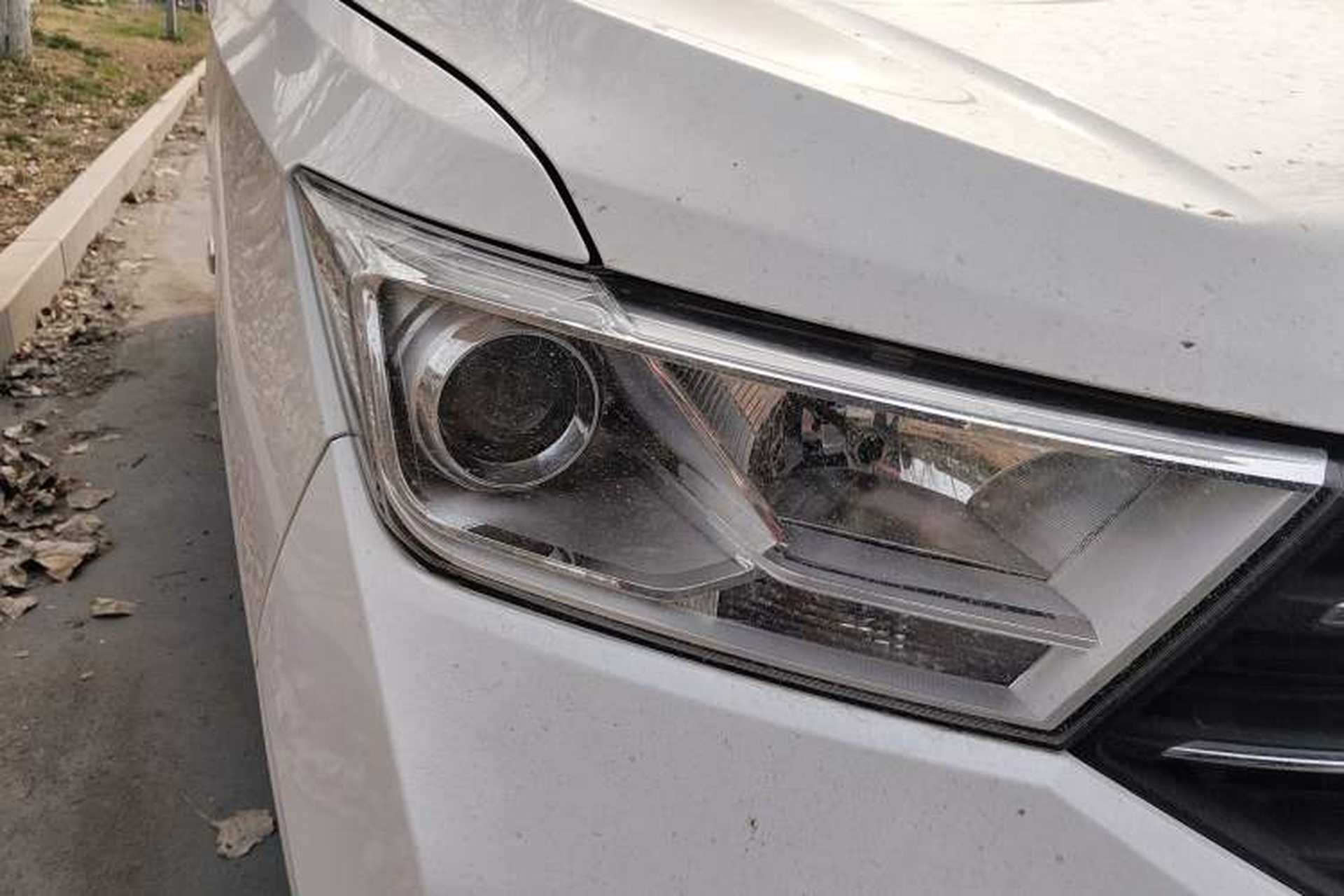 Used Wuling Hongguang 2021 1.5L Revised S Standard Version with Electric Power Steering LAR Right Front Headlight