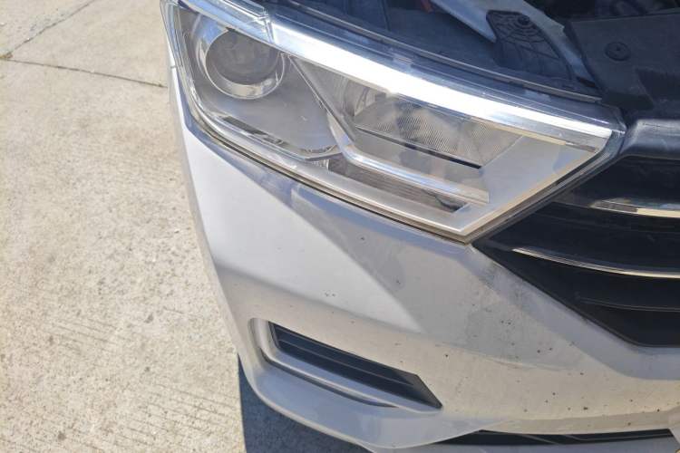Used Wuling Hongguang 2021 1.5L Facelifted S Comfort Version with Electric Power Steering LAR Right Front Headlight