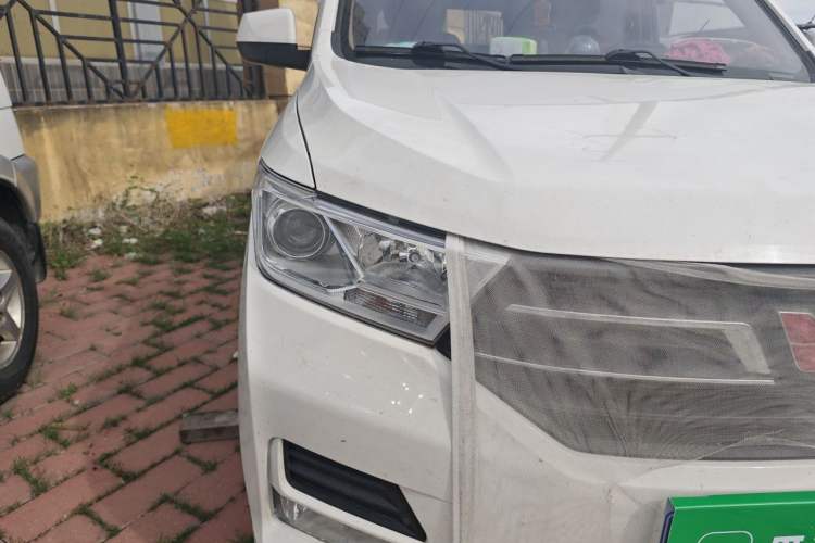 Used Wuling Hongguang 2021 1.5L Facelifted S Comfort Version with Electric Power Steering LAR Right Front Headlight