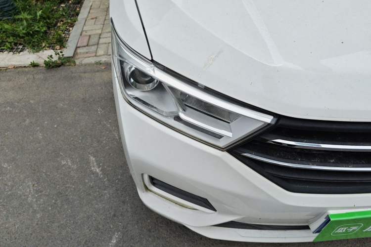 Used Wuling Hongguang 2021 1.5L Revised S Standard Version with Electric Power Steering LAR Right Front Headlight