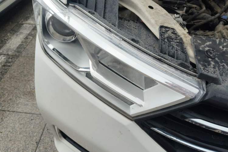 Used Wuling Hongguang 2021 1.5L Facelifted S Comfort Version with Electric Power Steering LAR Right Front Headlight