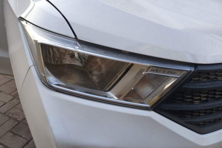 Used Wuling Hongguang 2021 1.5L Revised S Base Version Hydraulic Power Steering LAR Right Front Headlight