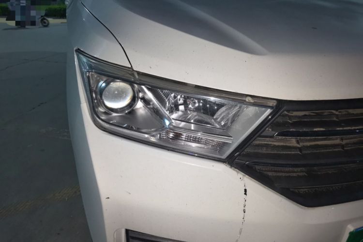 Used Wuling Hongguang 2021 1.5L Facelifted S Comfort Version with Electric Power Steering LAR Right Front Headlight