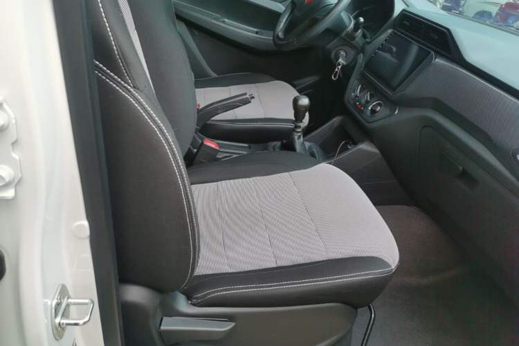 Used Wuling Hongguang 2021 1.5L Revised S Base Version Hydraulic Power Steering LAR Right Front Seat