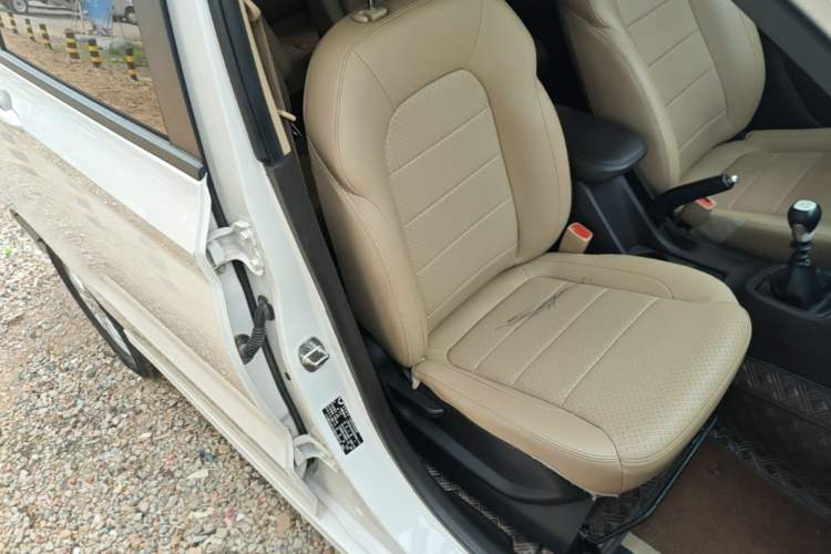 Used Wuling Hongguang 2021 1.5L Facelifted S Comfort Version with Electric Power Steering LAR Right Front Seat
