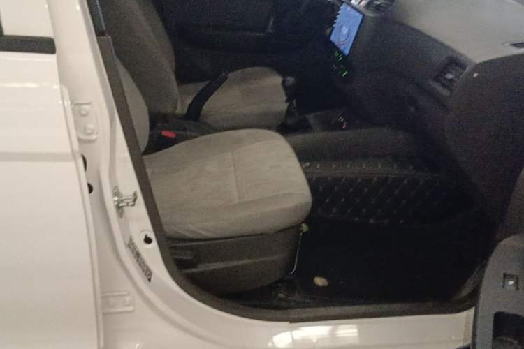 Used Wuling Hongguang 2021 1.5L Revised S Base Version with Electric Power Steering LAR Right Front Seat