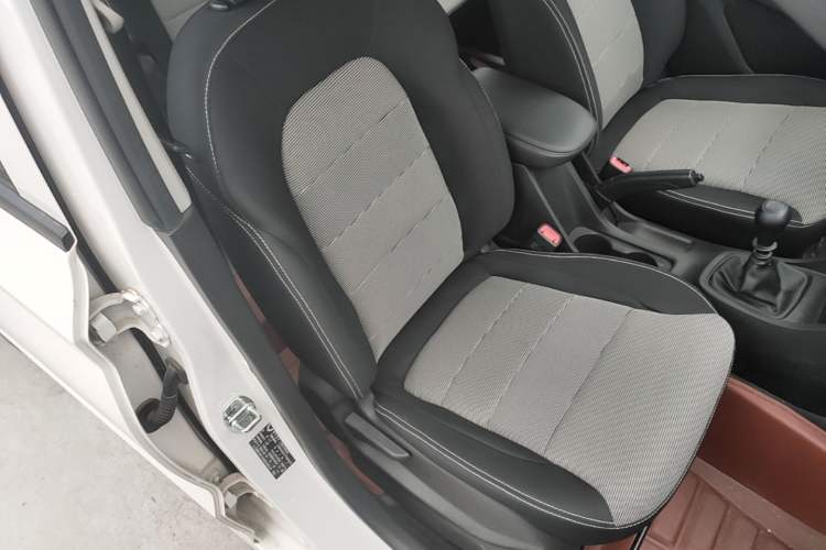 Used Wuling Hongguang 2021 1.5L Revised S Base Version with Electric Power Steering LAR Right Front Seat