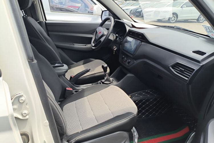 Used Wuling Hongguang 2021 1.5L Revised S Base Version with Electric Power Steering LAR Right Front Seat