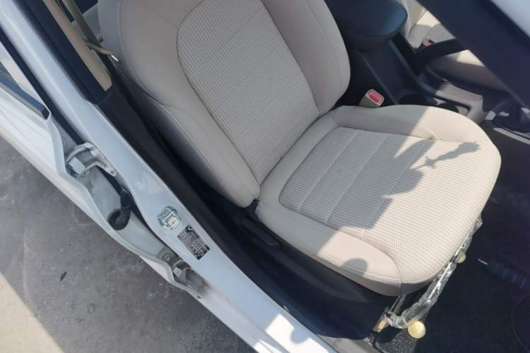 Used Wuling Hongguang 2021 1.5L S Standard Version LAR Right Front Seat
