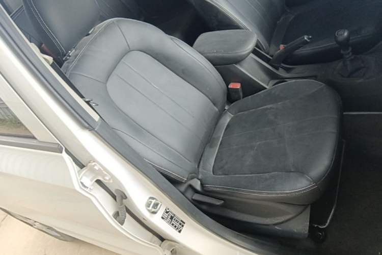 Used Wuling Hongguang 2021 1.5L Revised S Base Version with Electric Power Steering LAR Right Front Seat
