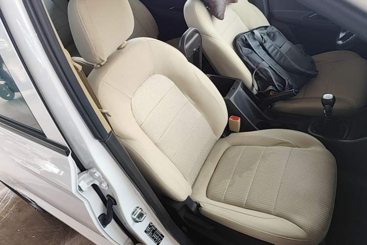Used Wuling Hongguang 2021 1.5L S Standard Version LAR Right Front Seat
