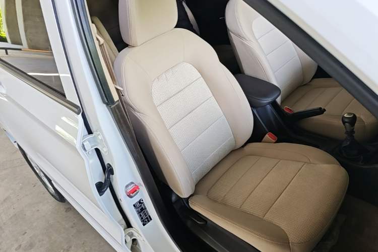 Used Wuling Hongguang 2021 1.5L Revised S Standard Version with Electric Power Steering LAR Right Front Seat