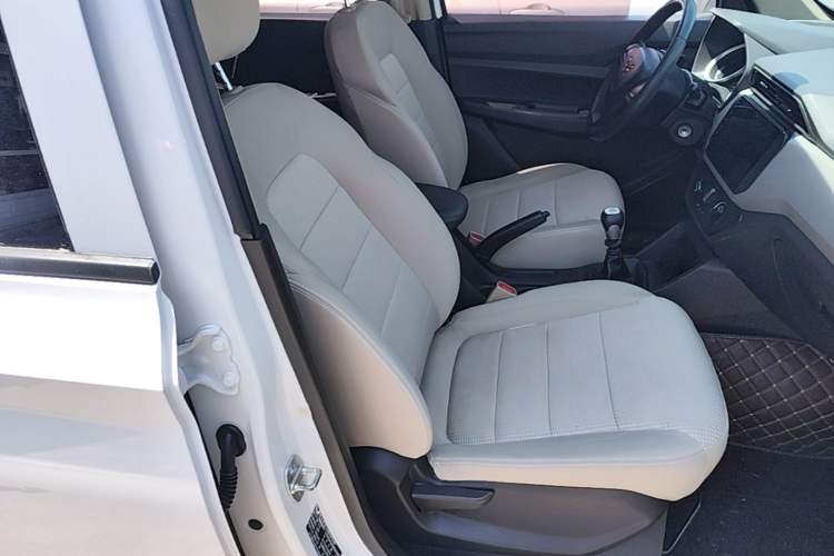 Used Wuling Hongguang 2021 1.5L S Standard Version LAR Right Front Seat