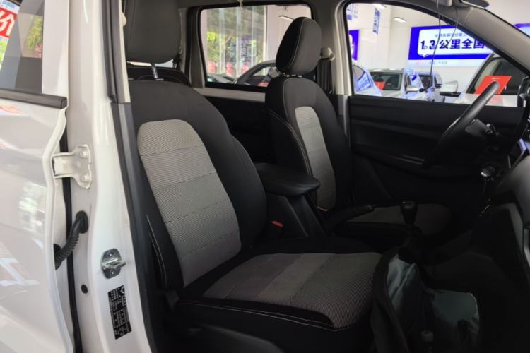 Used Wuling Hongguang 2021 1.5L Revised S Base Version with Electric Power Steering LAR Right Front Seat