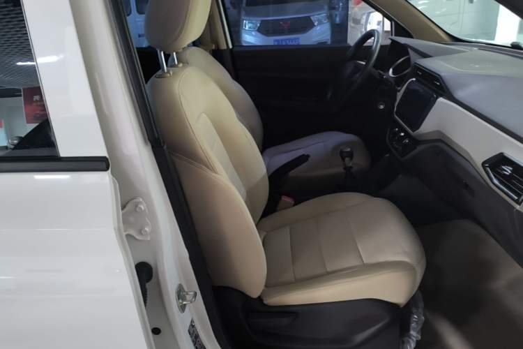 Used Wuling Hongguang 2021 1.5L Revised S Standard Version with Electric Power Steering LAR Right Front Seat
