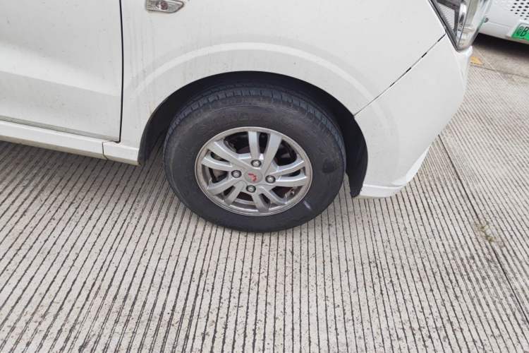 Used Wuling Hongguang 2021 1.5L Facelifted S Comfort Version with Electric Power Steering LAR Right Front Wheel Hub