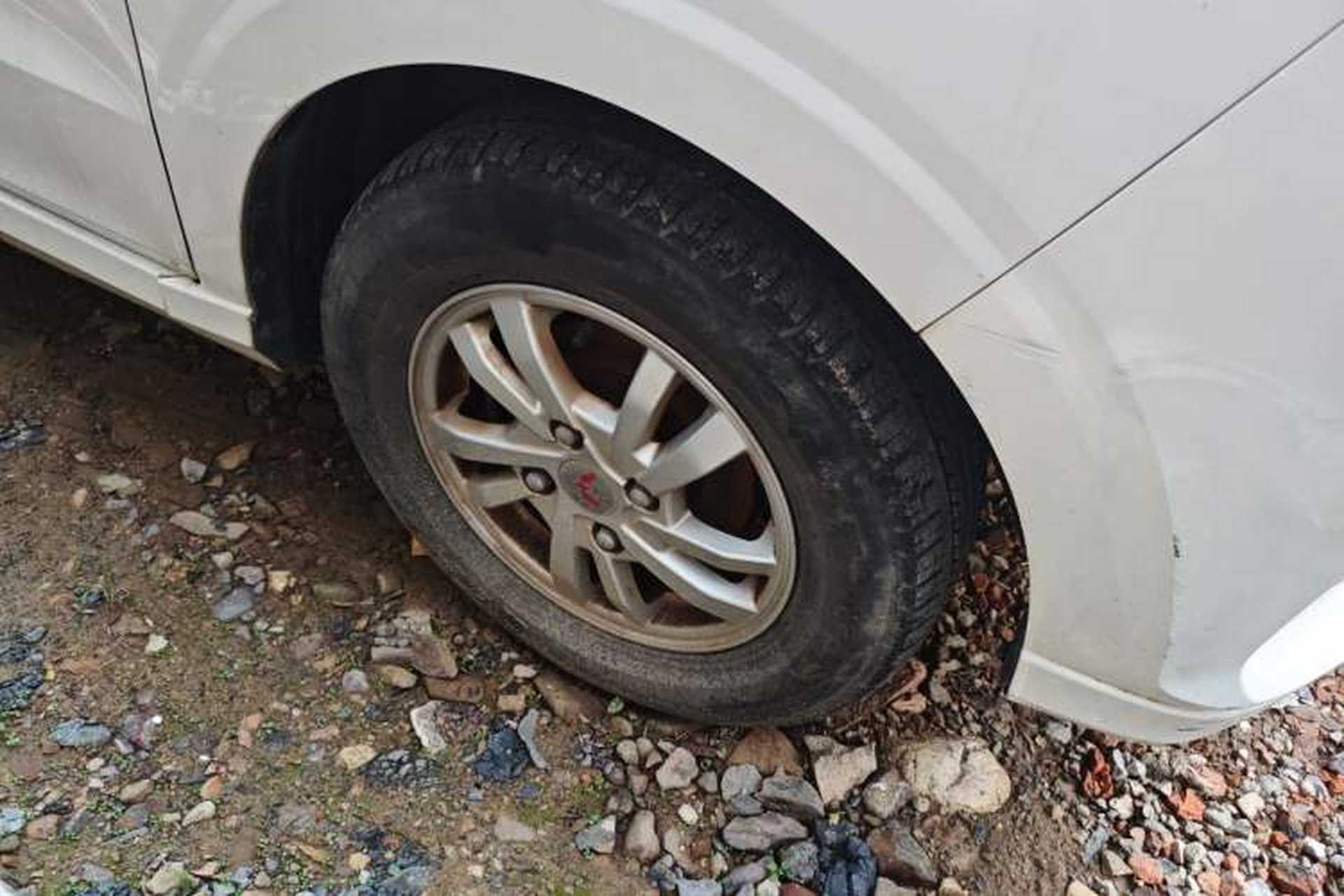 Used Wuling Hongguang 2021 1.5L S Comfort Edition LAR Right Front Wheel Hub