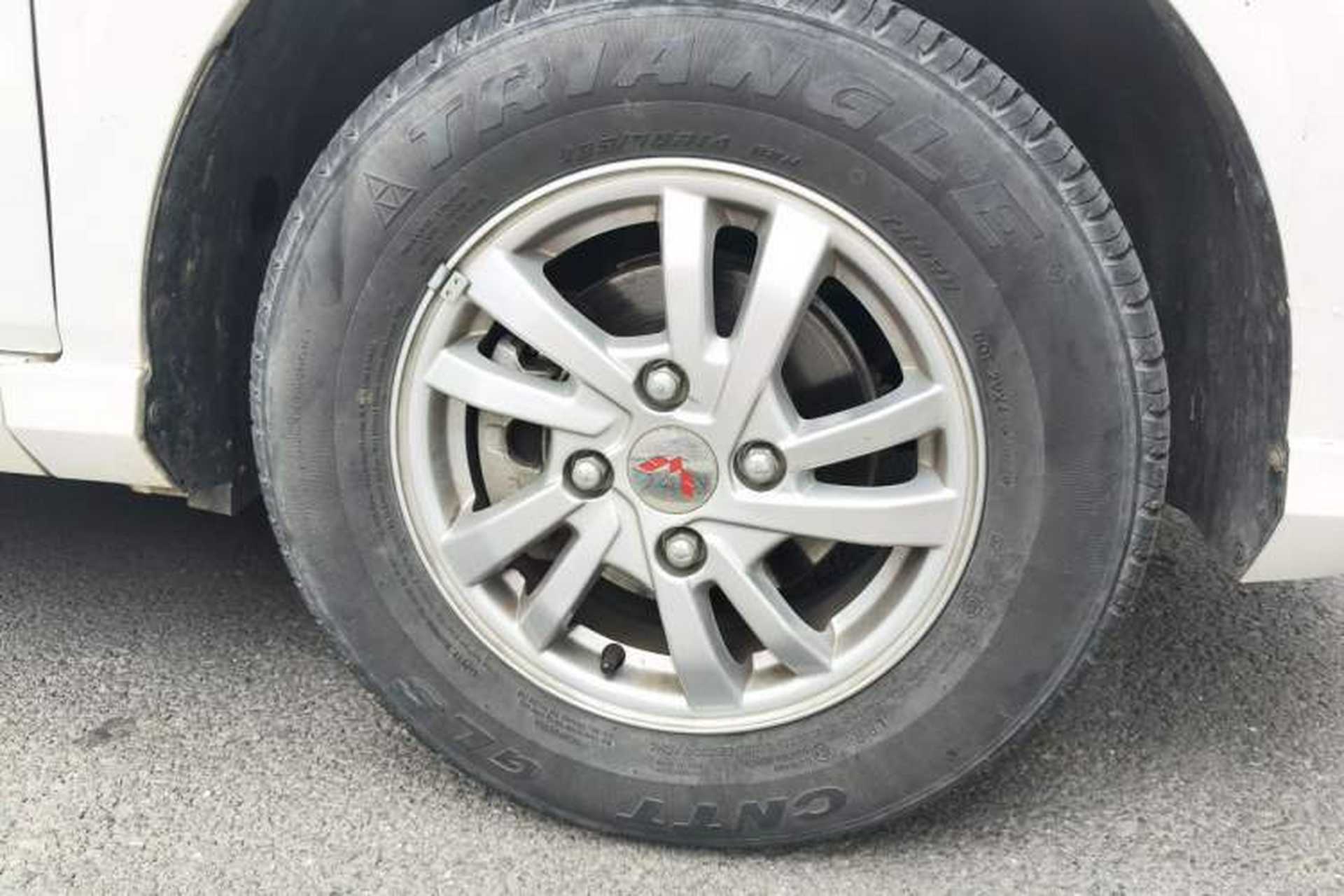Used Wuling Hongguang 2021 1.5L Revised S Standard Version Hydraulic-Power-Assisted LAR Right Front Wheel Hub