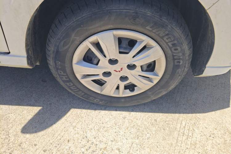 Used Wuling Hongguang 2021 1.5L Facelifted S Comfort Version with Electric Power Steering LAR Right Front Wheel Hub