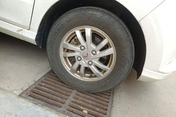 Used Wuling Hongguang 2021 1.5L Facelift S Comfort Version Hydraulic Power Steering LAR Right Front Wheel Hub