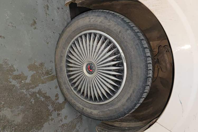 Used Wuling Hongguang 2021 1.5L S Base Version LAR Right Front Wheel Hub