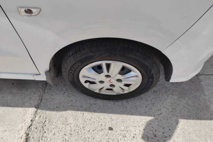 Used Wuling Hongguang 2021 1.5L Revised S Standard Version with Electric Power Steering LAR Right Front Wheel Hub