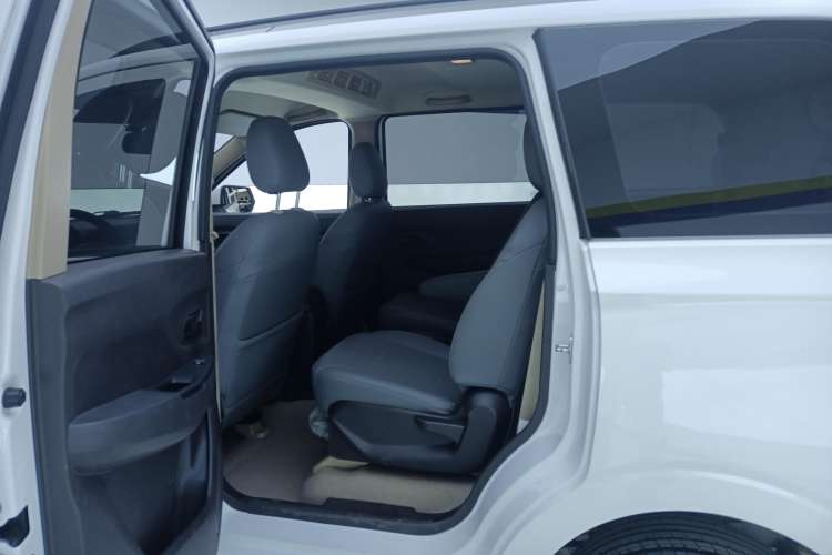 Used Wuling Hongguang 2021 1.5L Revised S Standard Version with Electric Power Steering LAR Right Rear Seat