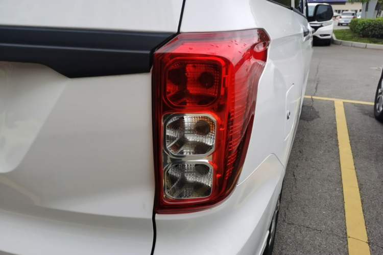 Used Wuling Hongguang 2021 1.5L Revised S Base Version Hydraulic Power Steering LAR Right Rear Taillight