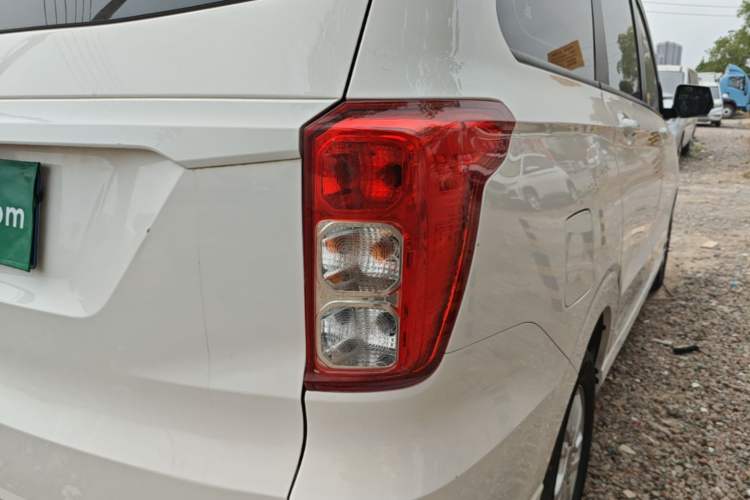 Used Wuling Hongguang 2021 1.5L Facelifted S Comfort Version with Electric Power Steering LAR Right Rear Taillight