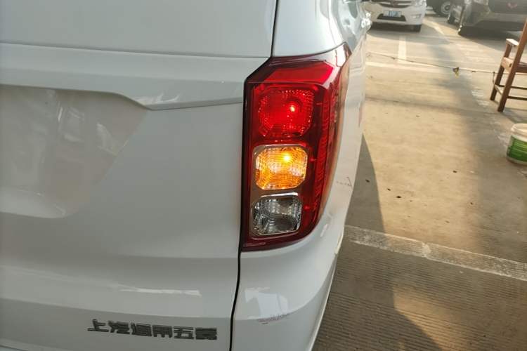 Used Wuling Hongguang 2021 1.5L Revised S Standard Version with Electric Power Steering LAR Right Rear Taillight