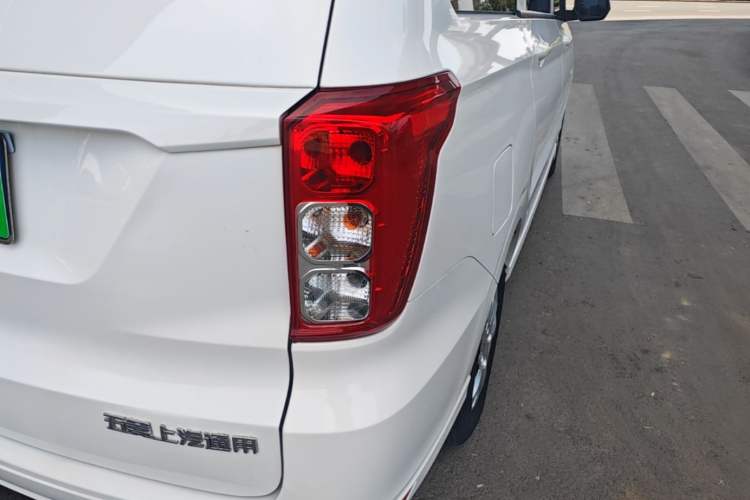 Used Wuling Hongguang 2021 1.5L Revised S Standard Version with Electric Power Steering LAR Right Rear Taillight