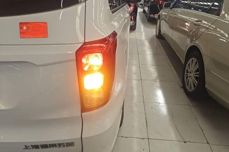 Used Wuling Hongguang 2021 1.5L Facelifted S Comfort Version with Electric Power Steering LAR Right Rear Taillight
