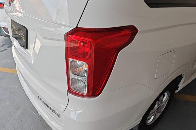 Used Wuling Hongguang 2021 1.5L S Comfort Edition LAR Right Rear Taillight
