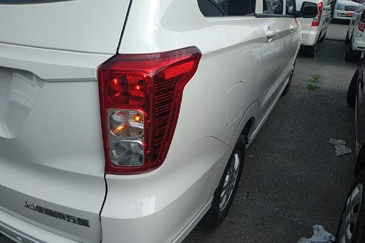 Used Wuling Hongguang 2021 1.5L Revised S Standard Version with Electric Power Steering LAR Right Rear Taillight